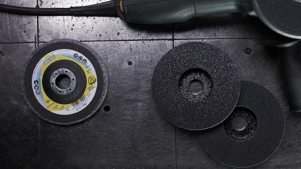 ŚCIERNICA Z WŁÓKNINY NUD500 125X13X22,23 KLINGSPOR-35053