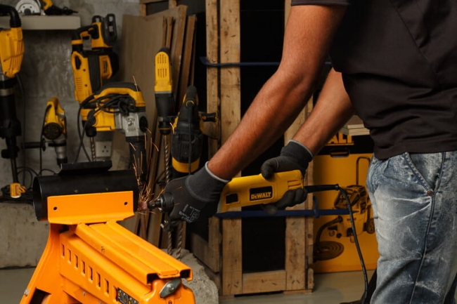 DEWALT-SZLIFIERKA-PROSTA-6MM-450W-DWE4884-MajsterOnline.pl (5).jpg