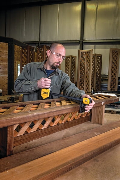 ŚCISK-STOLARSKI-AUTOMATYCZNY-600MM-XL-DEWALT-MajsterOnline.pl (6).jpg