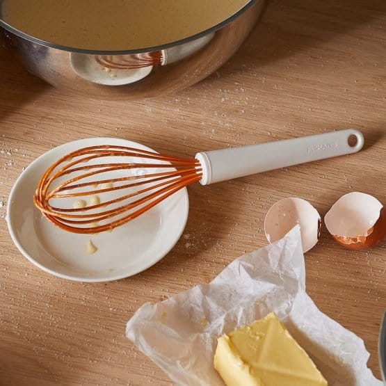 TRZEPACZKA Z SILIKONOWYMI KOŃCÓWKAMI FISKARS-40965