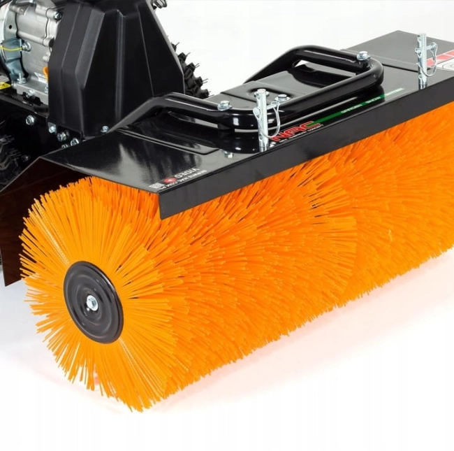 ZAMIATARKA SPALINOWA Z NAPĘDEM NAC 4,1KW-37377