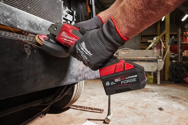 MILWAUKEE-AKUMULATOR-18V-6,0Ah-M18FB6-FORGE-MajsterOnline.pl (3).jpg