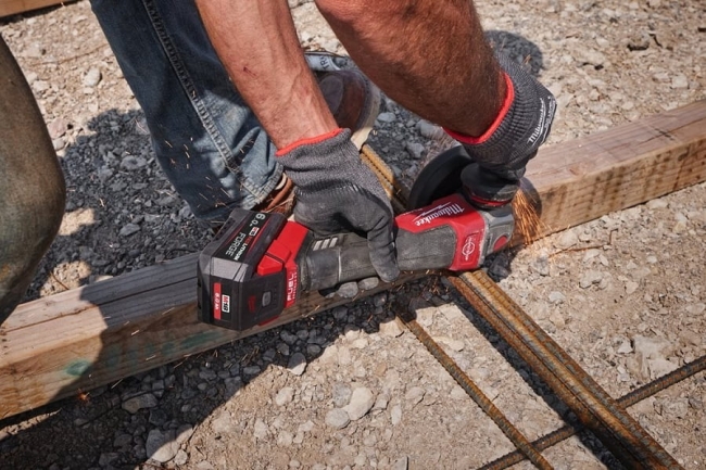 MILWAUKEE-AKUMULATOR-18V-6,0Ah-M18FB6-FORGE-MajsterOnline.pl (7).jpg