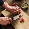 NÓŻ-SZEFA-KUCHNI-13,5CM-HARD-EDGE-FISKARS-MajsterOnline.pl (2).jpg