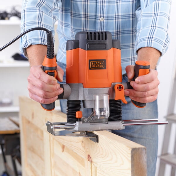 B&D FREZARKA 1200W KW1200E-38988