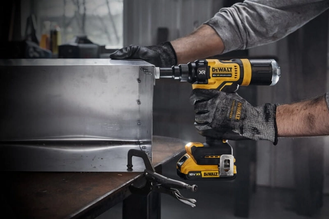 DEWALT NITOWNICA AKUM.4,8MM 18V BEZ.AKU. DCF403NT-38011