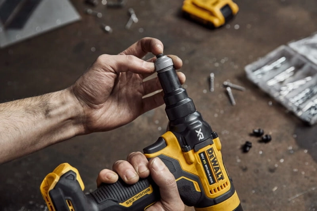 DEWALT NITOWNICA AKUM.4,8MM 18V BEZ.AKU. DCF403NT-38013