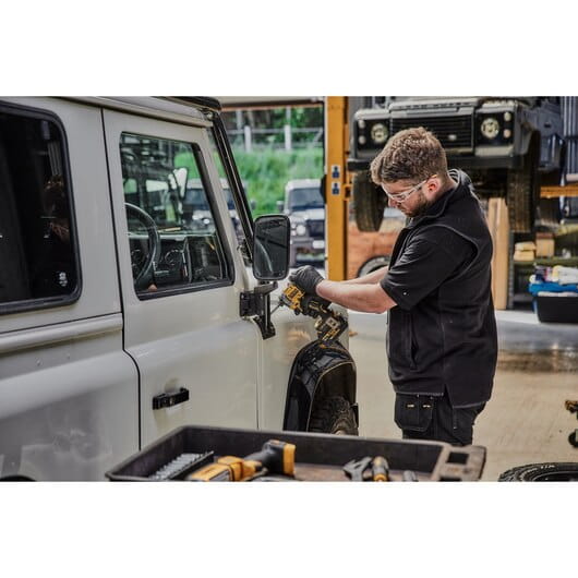 DEWALT ZAKRĘTARKA UDAROWA 18V BEZ AKU DCF850NT-34022