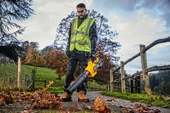 DEWALT DMUCHAWA 54V BEZ AKU-41759