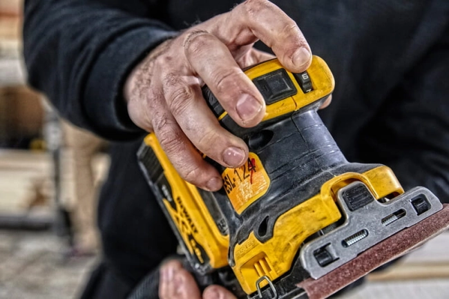 DEWALT SZLIFIERKA OSCYLACYJNA 18V XR BEZ AKU -38750