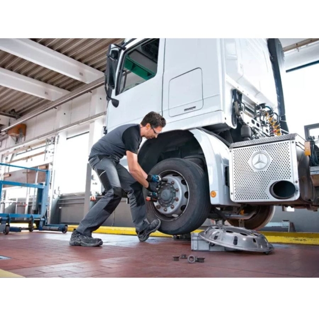 klucz-udarowy-akumulatorowy-18v-bosch-06019J8500