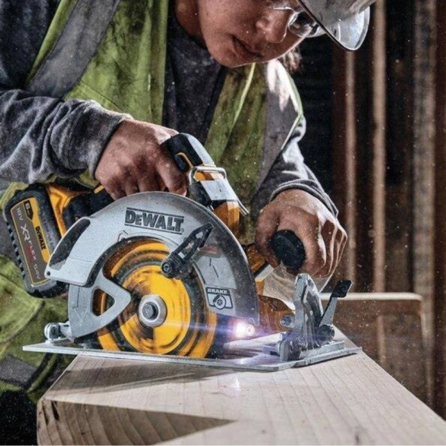 pilarka-tarczowa-dewalt-dcs573n
