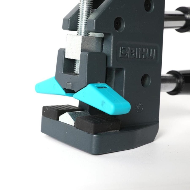 Regulowany-docisk-wizualna-linia-pozycjonująca-oraz-wygodna-rączka-zapewnia-wyjątkową-precyzję-i-wygodę-pracy .jpg