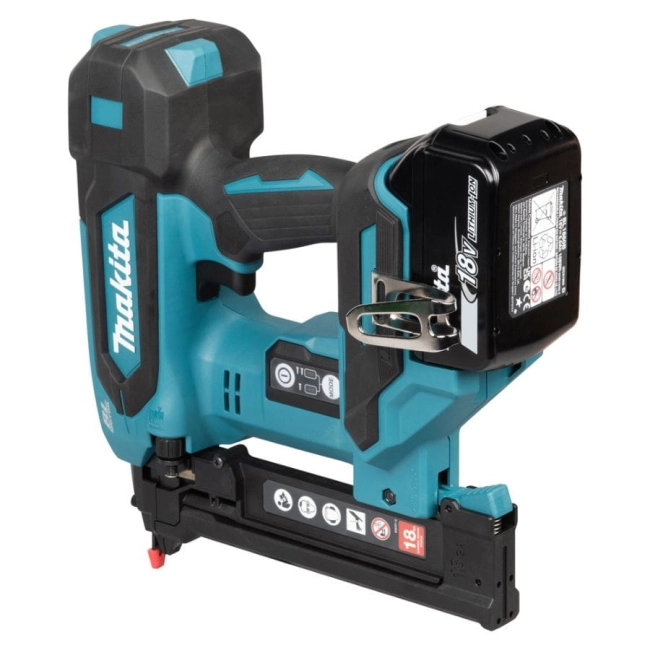 zszywacz-akumulatorowy-18v-Makita-DST630Z.jpg