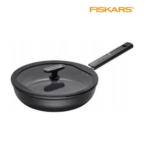 patelnia-z-pokrywka-26cm-fiskars-1075529.jpg