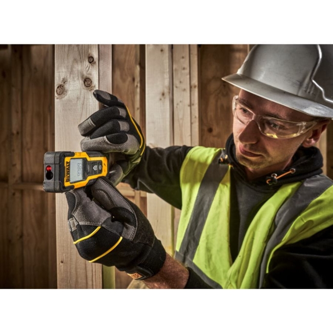 dalmierz-laserowy-30m-Dewalt-DWHT77100-XJ.jpg