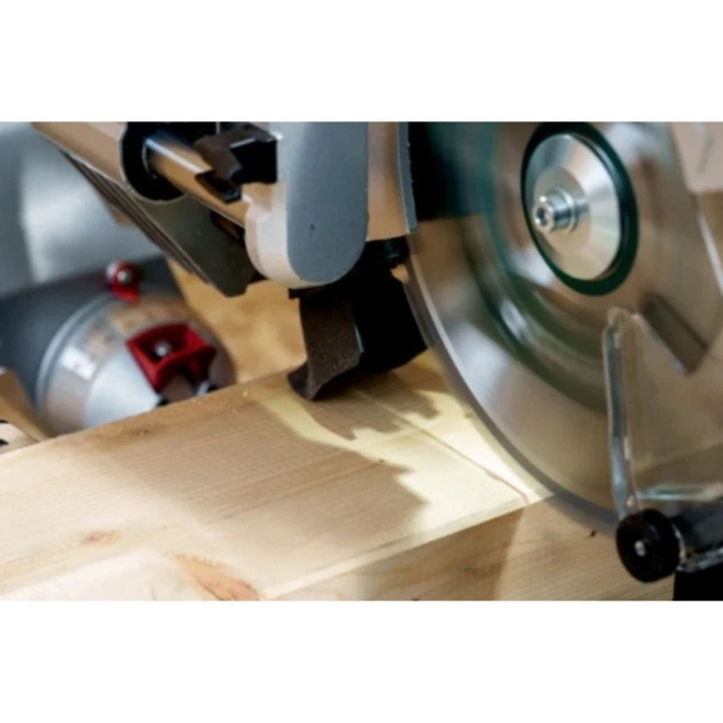 pila-ukosnica-1800W-Metabo--KGSV254MC.jpg