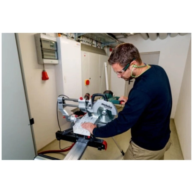 pila-ukosnica-1800W-Metabo--KGSV254MC.jpg