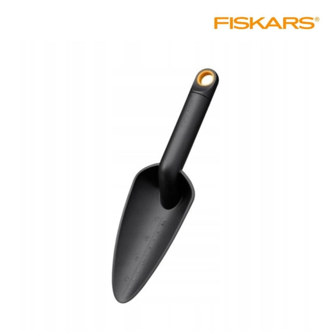 lopatka-ogrodowa-szeroka-Solid-Fiskars-1071899.jpg
