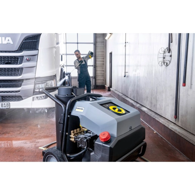 myjka-wysokocisnieniowa-karcher-1.030-912.0.jpg