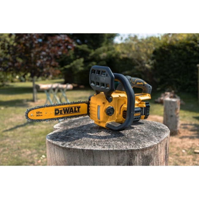 pila-lancuchowa-akumulatorowa-Dewalt-DCMCS565N-XJ.jpg