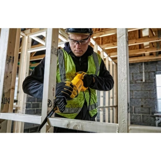 pila-szablasta-1100w-DeWALT-DWE305PK.jpg