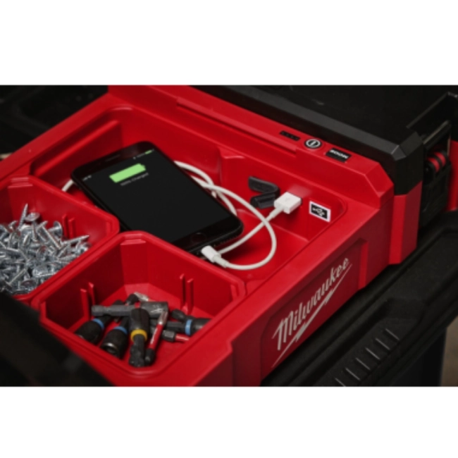 Skrzynka-narzedziowa-PACKOUT-na-kolkach-lampa-M12-POAL-Milwaukee-4932498984