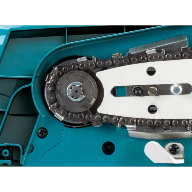 pilarka-lancuchowa-akumulatorowa-makita-UC002GM102