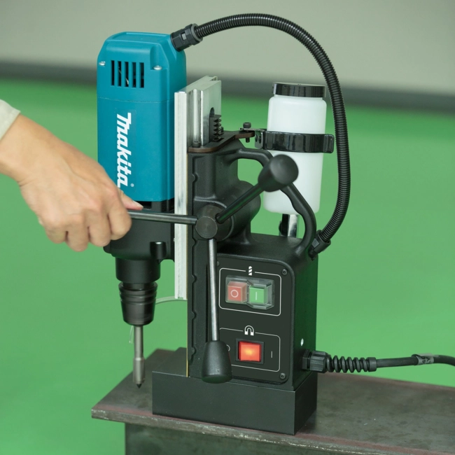 wiertarka-magnetyczna-1050w-makita-hb350
