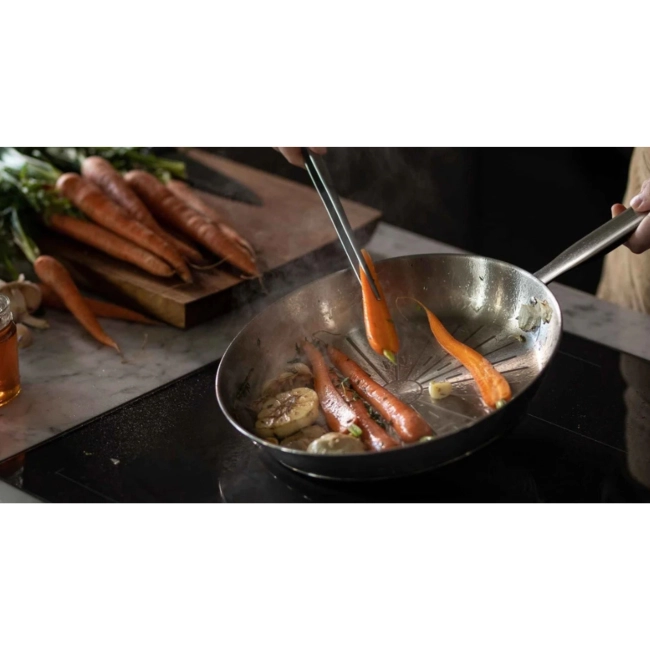 patelnia-28cm-Fiskars-1065628