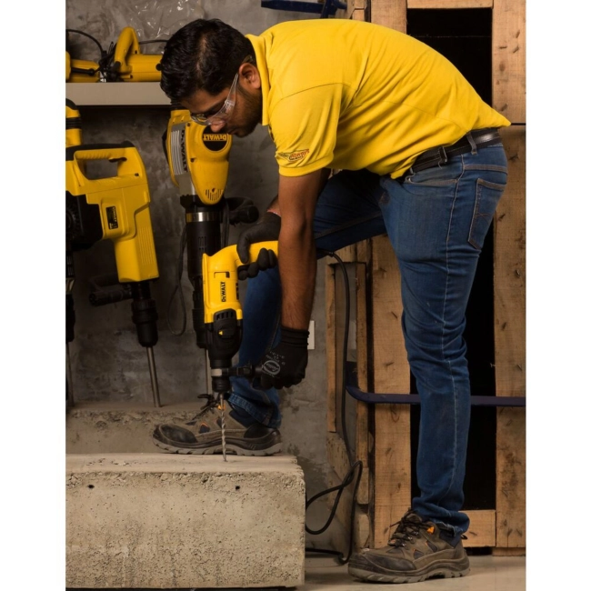 mlotowiertarka-udarowa-SDS-PLUS-DeWALT-D25133K