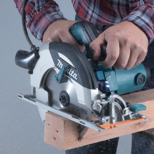 pilarka-tarczowa-sieciowa-Makita-HS7101
